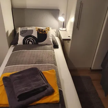 Leon2 בית אירוח